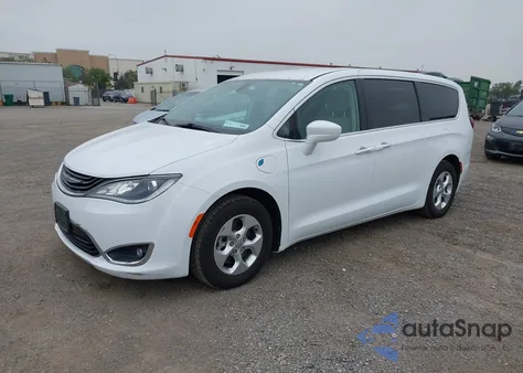 2018 Chrysler Pacifica Hybrid Touring Plus z USA, uszkodzony, nr VIN 2C4RC1H79JR332953